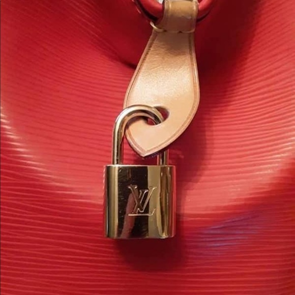 Accepting offers!! AUTHENTIC LOUIS VUITTON EPI DOC bb COQUELICOT - Picture 10 of 12